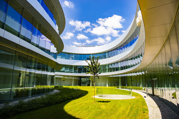 SDA Bocconi School of Management,  ()