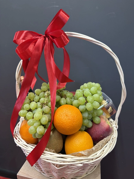 кошик фруктів