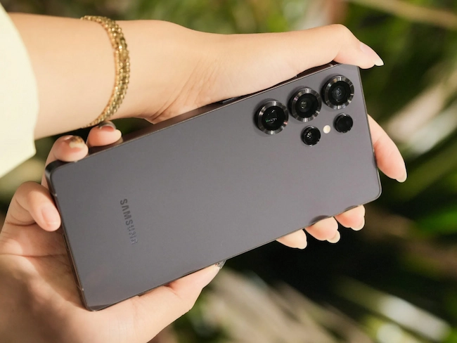 Samsung S26 та Xiaomi 17: порівняння флагманів нового покоління